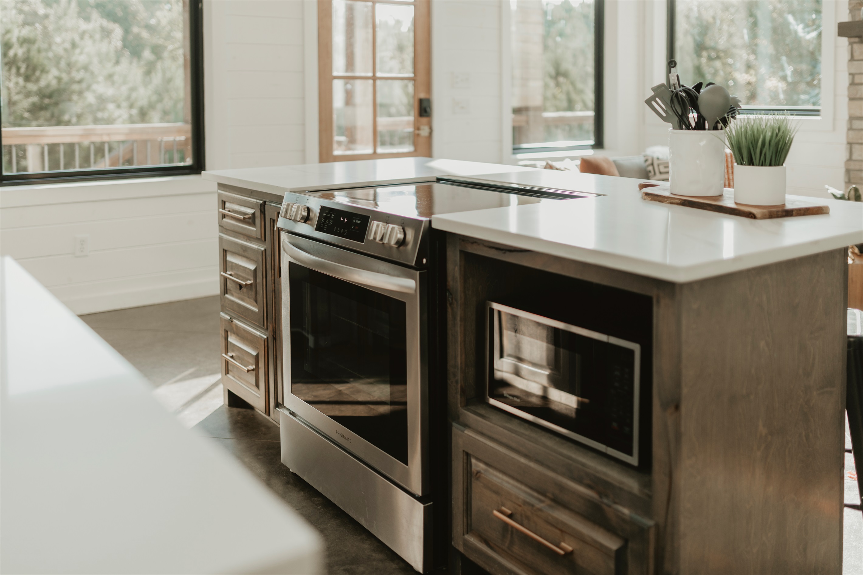 A chef’s dream—this sleek kitchen island with stainless appliances is perfect for whipping up big breakfasts, family dinners, or late-night snacks. Gather ‘round, cook together, and make memories in the heart of the cabin.