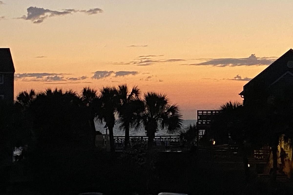 Your deck turns every Gulf evening into a light show &mdash; soft pastels wash the sky while you sit and take it all in.	