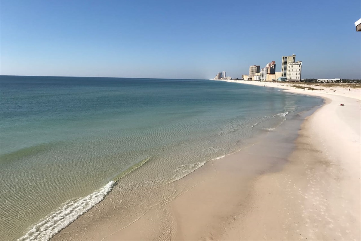 Aqua clear water with fish teaming is the norm. 
