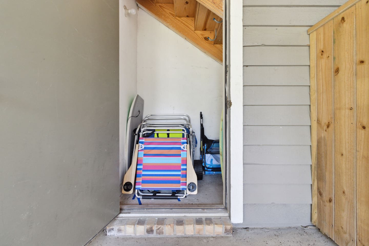 6 beach chairs, cooler, boogie board, cart, sand toys &mdash; the beach closet is stocked. Just grab and go.