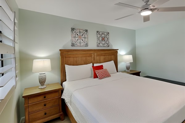 Queen bedroom