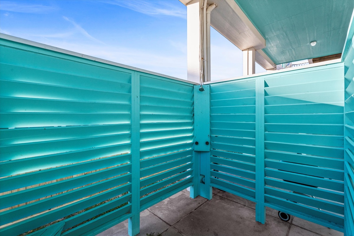 79839d549afc4a888f3f8f57eaff6cc3 Large | Beachhouse | Texas | TX | Vacation Homes | Galveston | Crystal Beach | Kokomo | Breezy Days | Beachfront Elegance | Sunrise Serenity | Southern Sands Property Management, LLC
