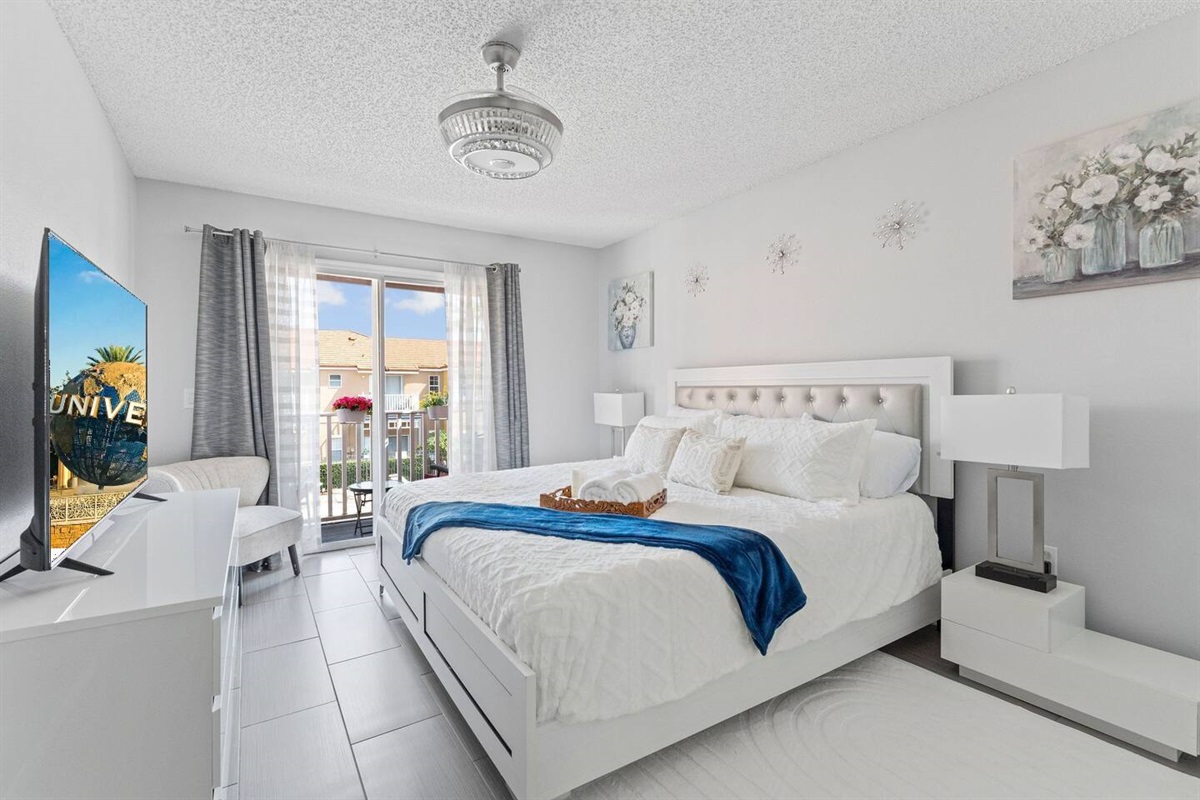 Have fun with the whole family at this comfortable, stylish, and centrally-located place with everything you need right in the area and only 8 miles to Disney! This townhome hosts up to 8 total guests with 4 bedrooms and 3 baths.Free resort Access!