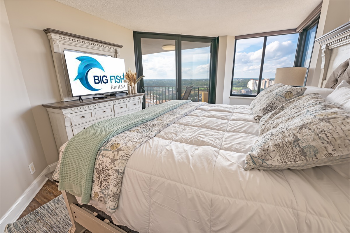 Room with Stunning Views🌊☀️