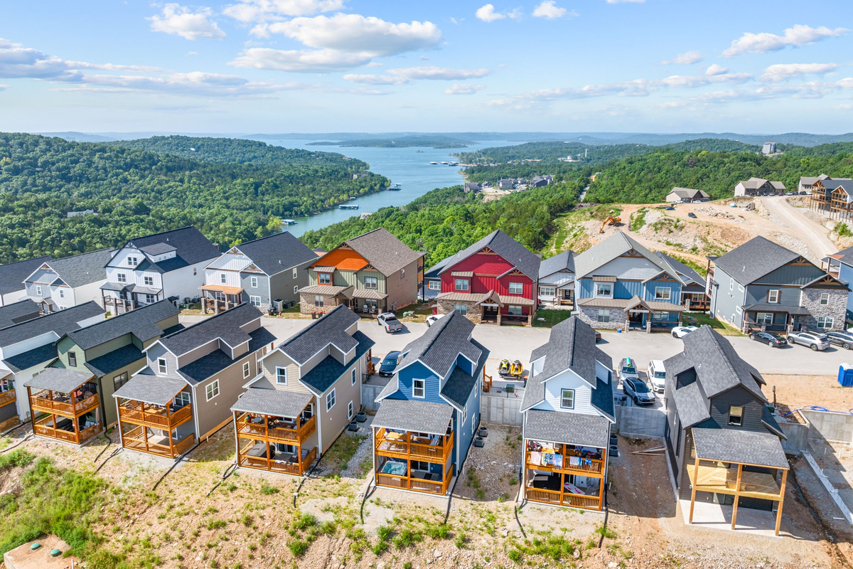 Prime location near Branson attractions & Table Rock Lake