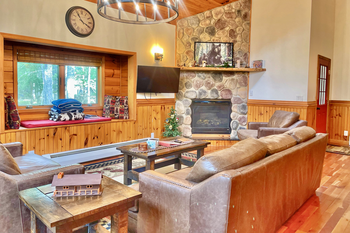 Gather around the stone gas fireplace, stream your favorite programs on our Smart TV, and soak in nature at our window seat. The choice is yours!