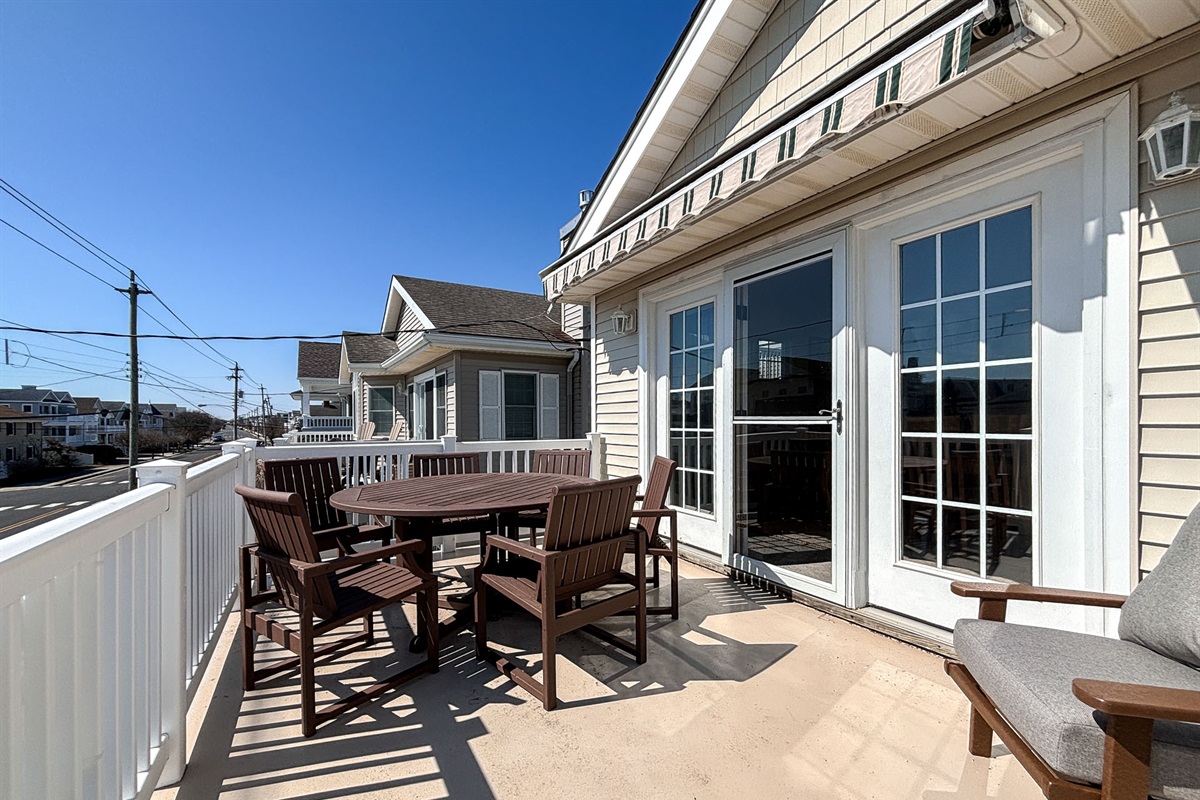 Outdoor dining area and sitting area
