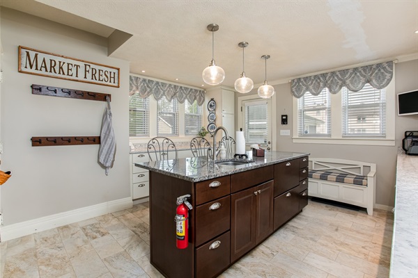 Spacious 4-Bedroom Home 1 Mi to ND Stadium!, photo 28