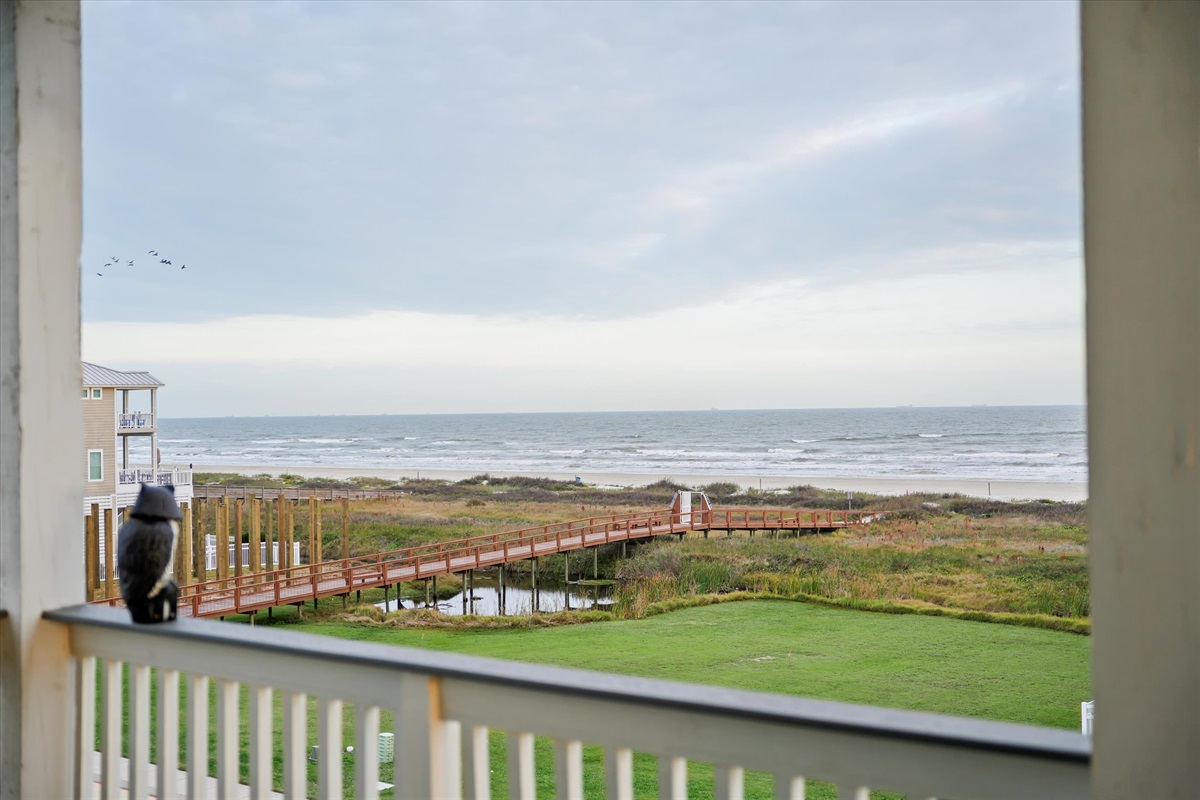 79bf119d93cc4c73870b005bf82ff939 Large | Beachhouse | Texas | TX | Vacation Homes | Galveston | Crystal Beach | Kokomo | Breezy Days | Beachfront Elegance | Sunrise Serenity | Southern Sands Property Management, LLC