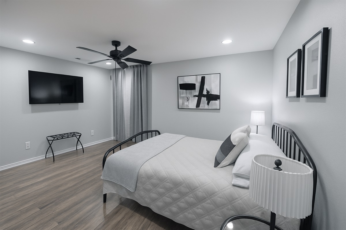 Queen Bedroom #6 w/ Large TV and Jack & Jill Bathroom