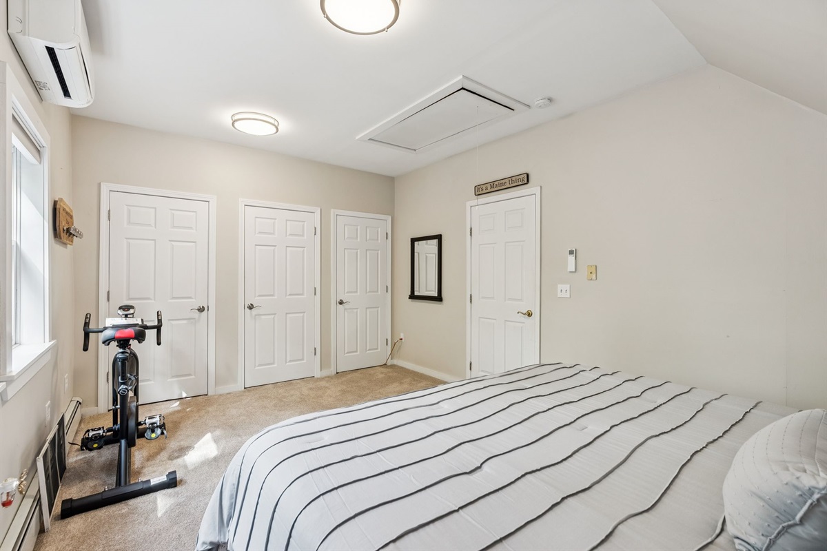 Bedroom #5 (King Bed)