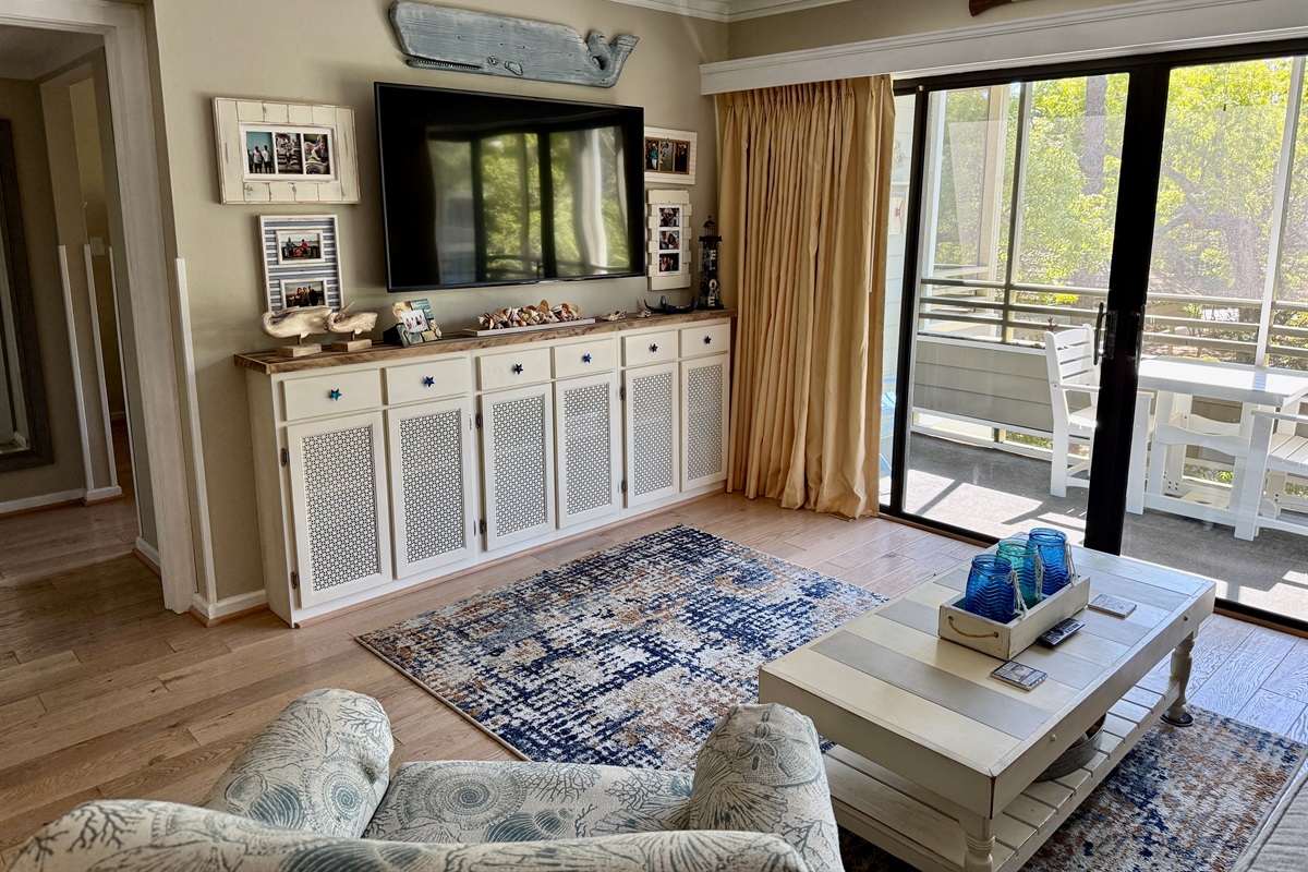 New TV Console with Smart TV
