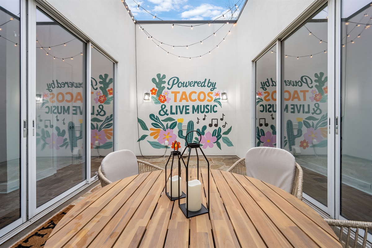 Courtyard in the middle of the home to enjoy your morning cup of coffee while enjoying the sunlight.