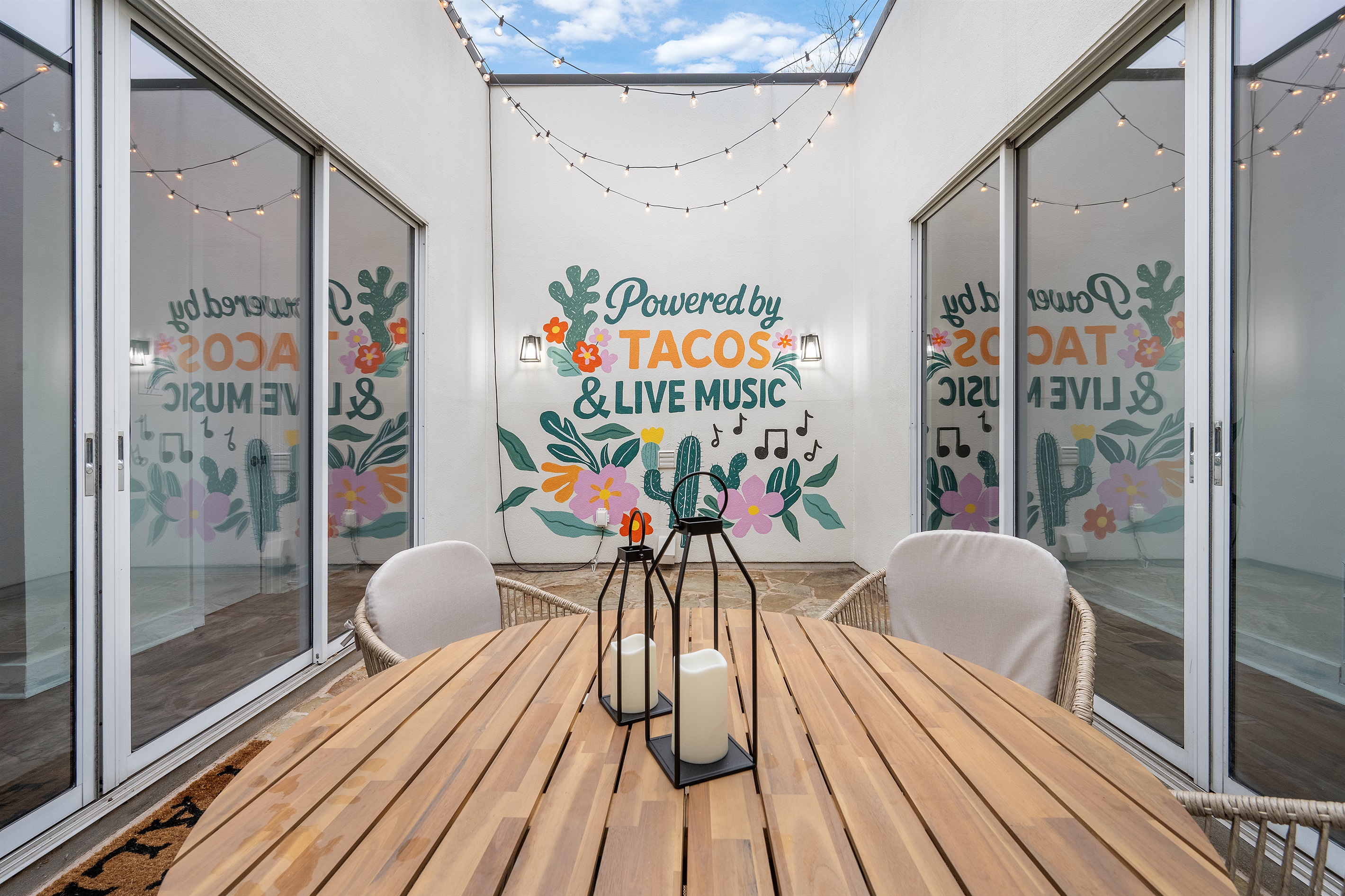 Courtyard in the middle of the home to enjoy your morning cup of coffee while enjoying the sunlight.