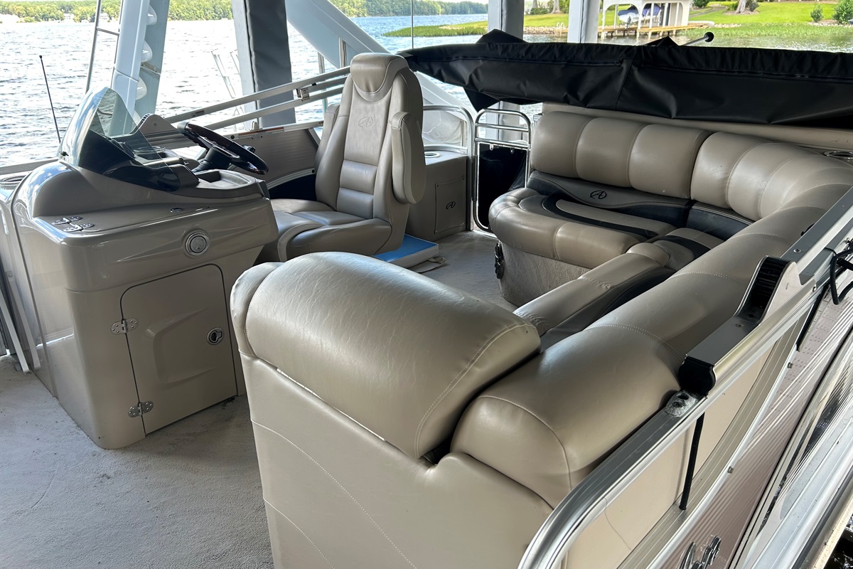 Avalon Tritoon Available to Rent  - Hosted by CalaTortugaOnLakeGaston