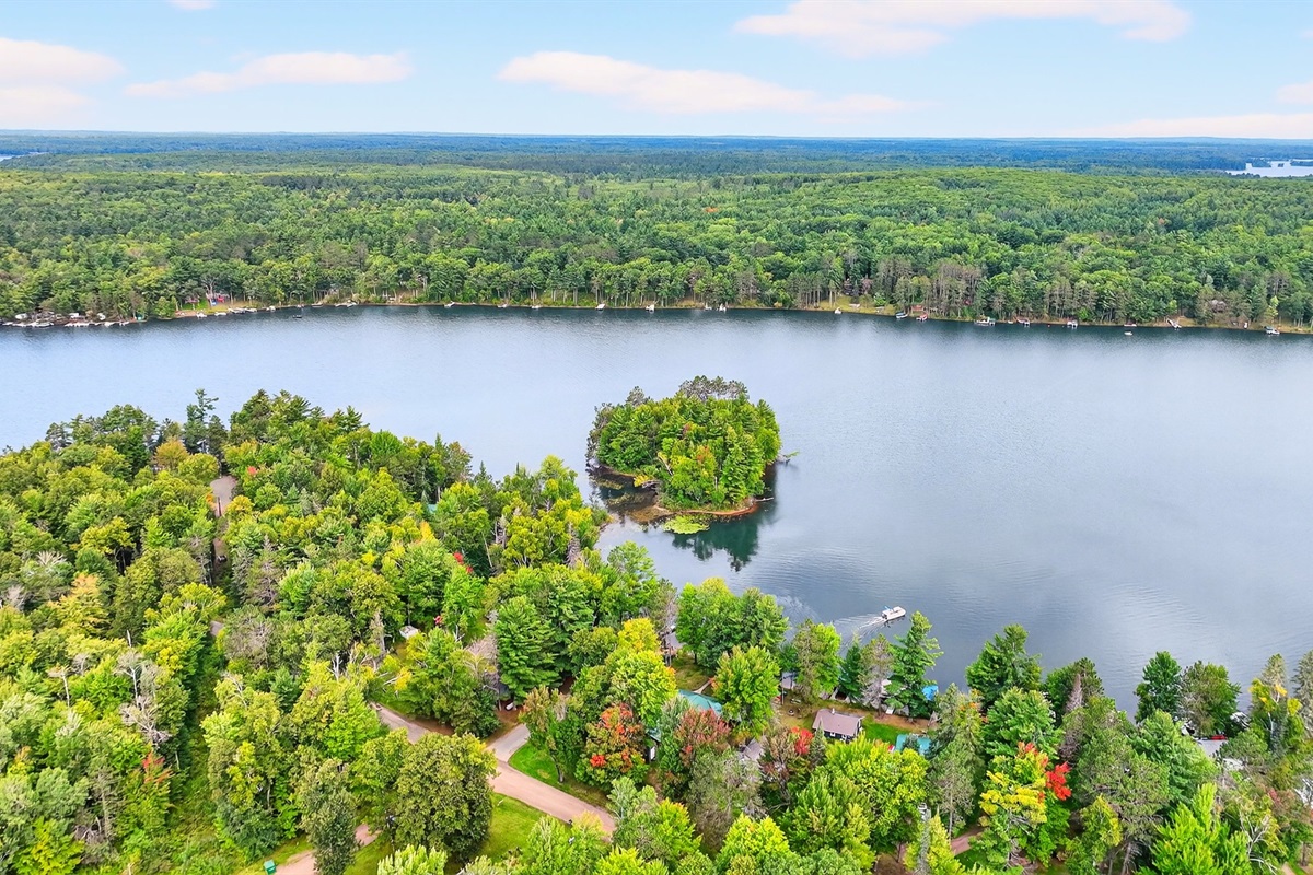 Blueberry Lake is 292 acres with crystal-clear water. According to the Wisconsin DNR, the lake is very clean, Oligotrophic, and has a Secchi Depth in July and August of over 15 feet of water clarity.