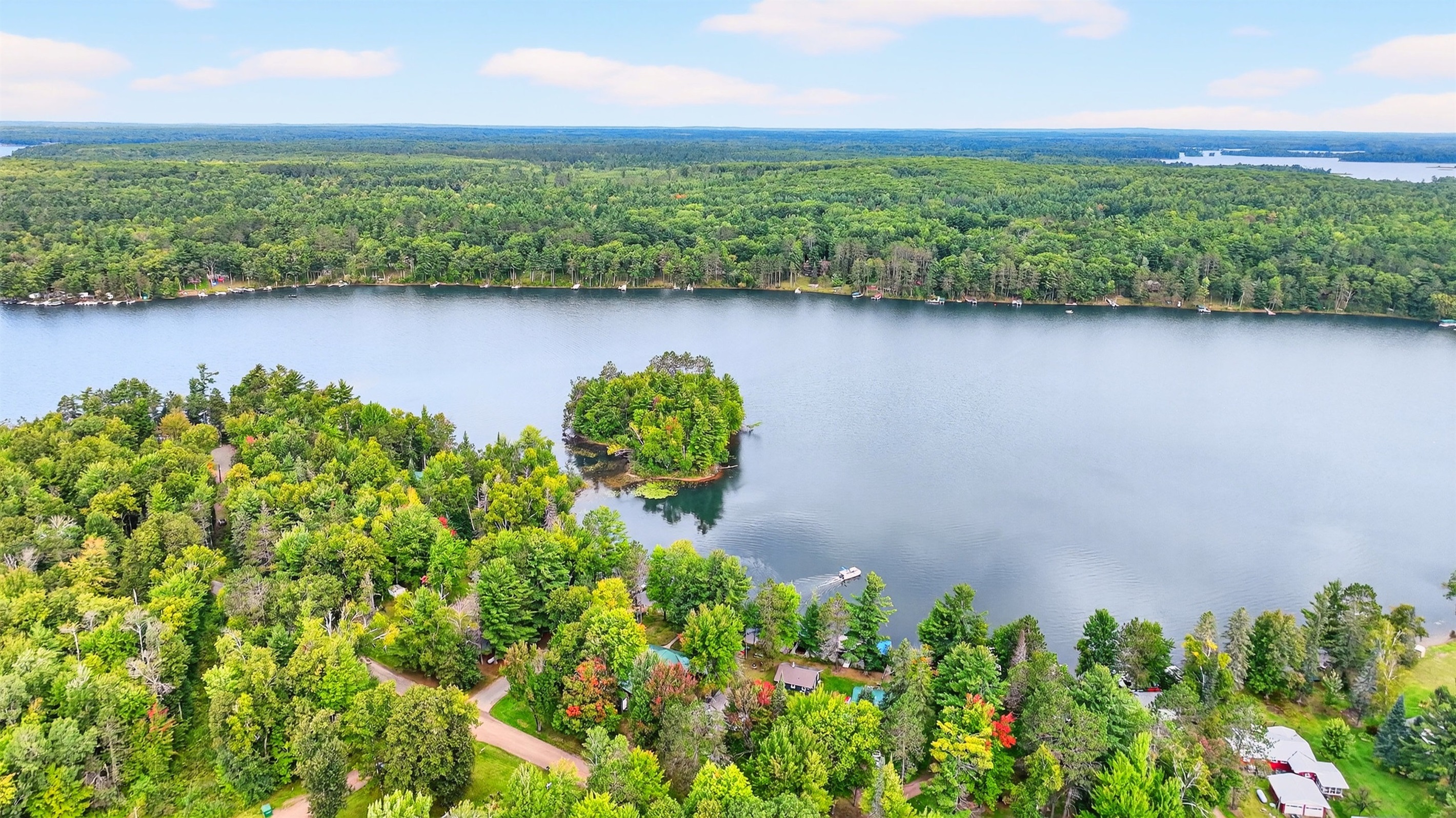Blueberry Lake is 292 acres with crystal-clear water. According to the Wisconsin DNR, the lake is very clean, Oligotrophic, and has a Secchi Depth in July and August of over 15 feet of water clarity.