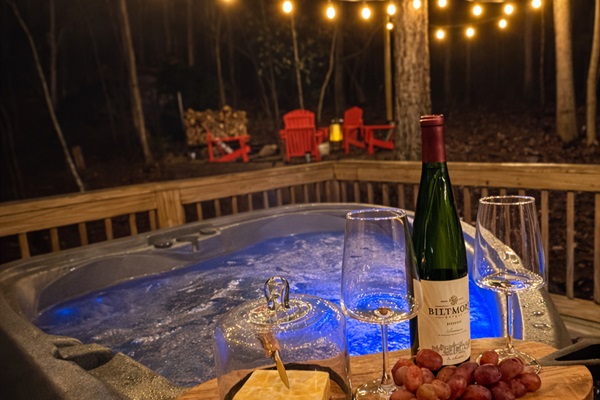 Hot tub bubbles. Wine in hand. Lights glowing overhead.
Nights like this just hit different at Chet’s Place.