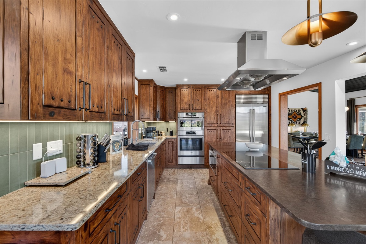 Chef’s kitchen with premium appliances and ample space—perfect for cooking and entertaining.