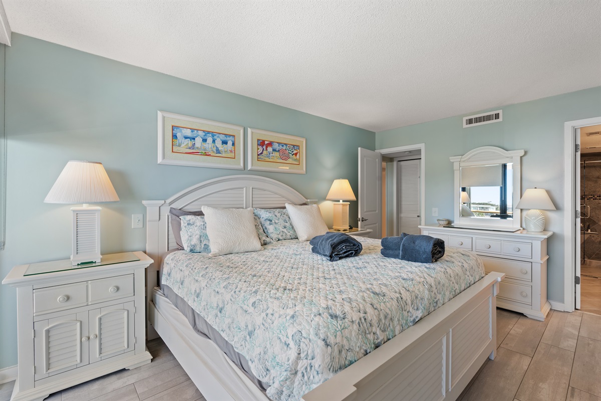 King Bed, Primary Bedroom