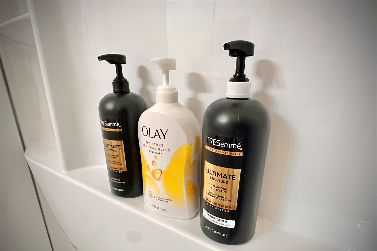 Shampoo, conditioner & body wash provided
