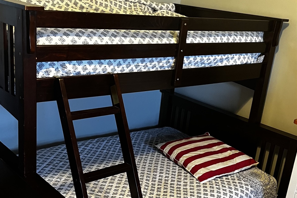 First floor bedroom, twin/full bunkbeds