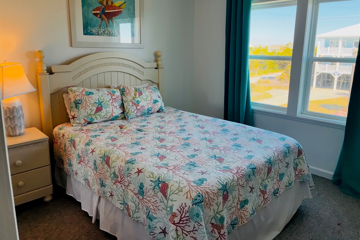 West - Queen upstairs bedroom