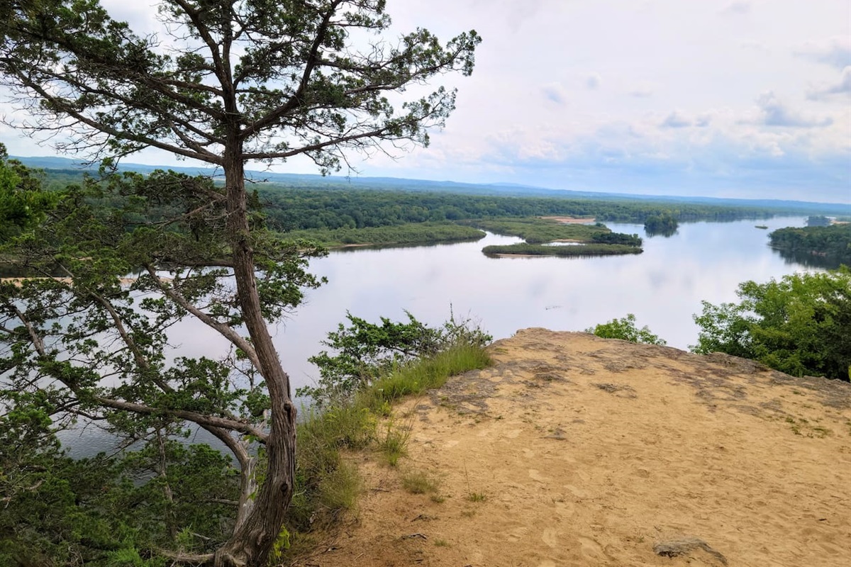 Ferry Bluff State natural area - 45 min