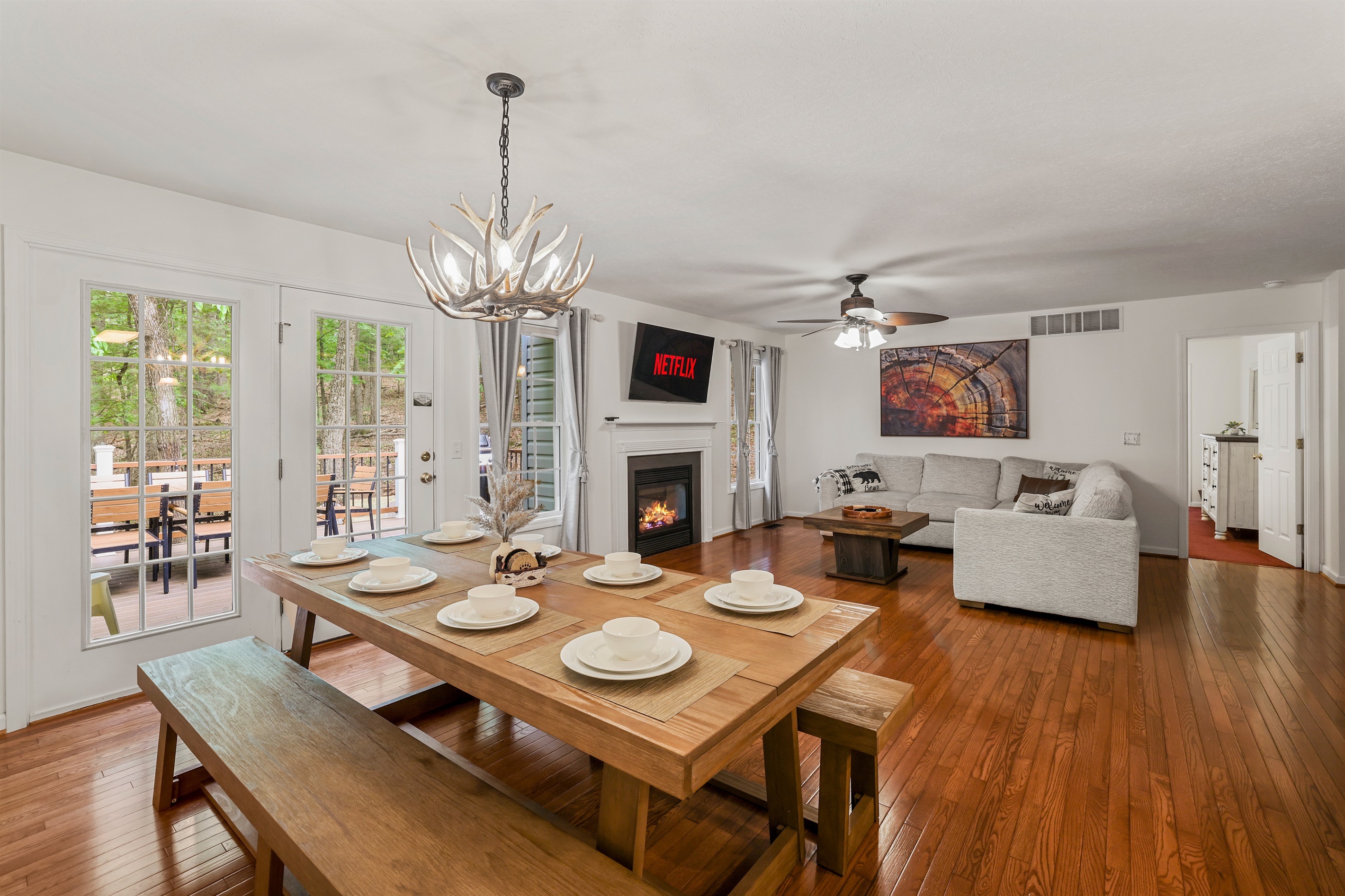 Open concept to hang out 