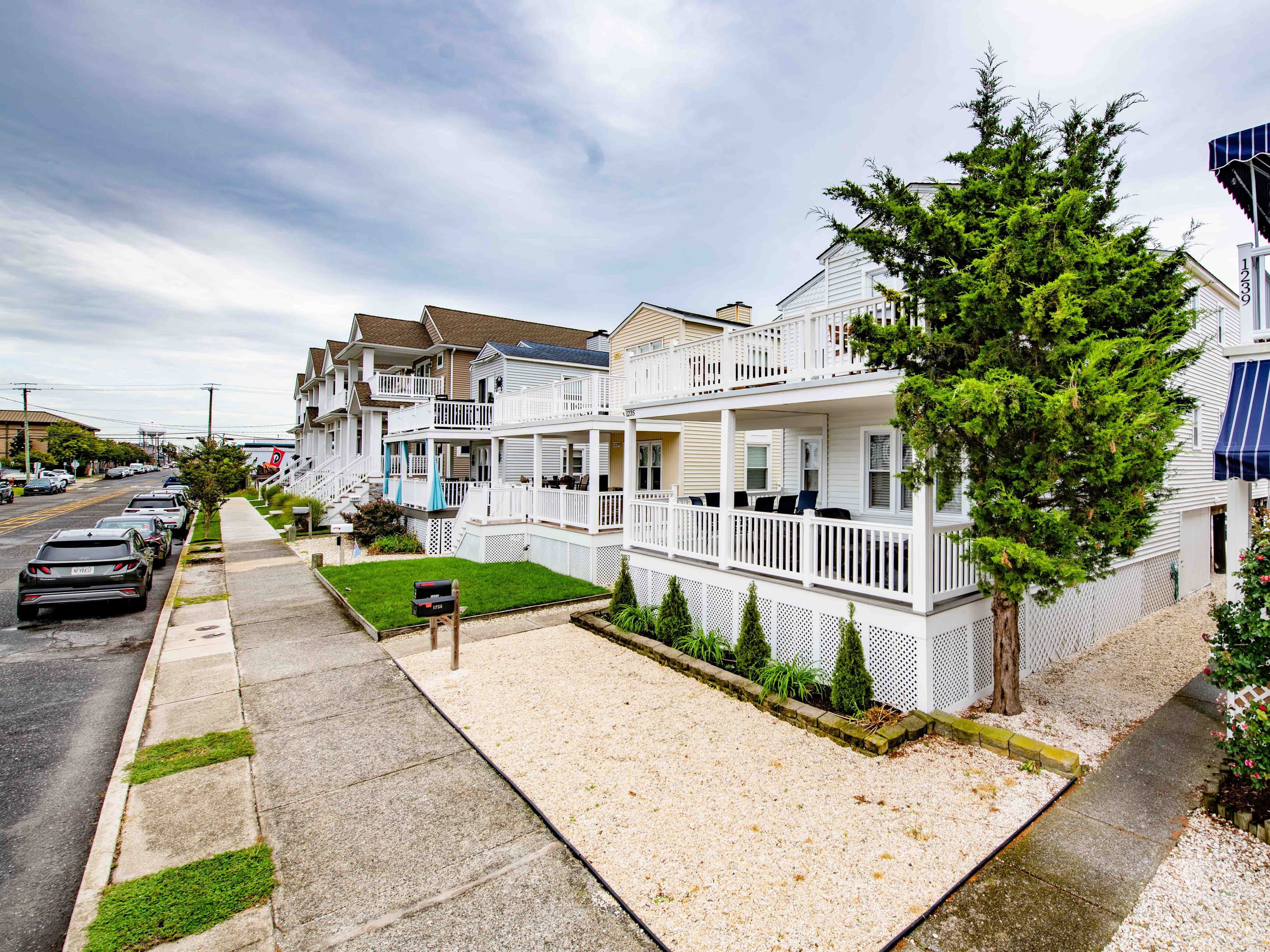Exterior View - Sidewalk & Front Elevation
