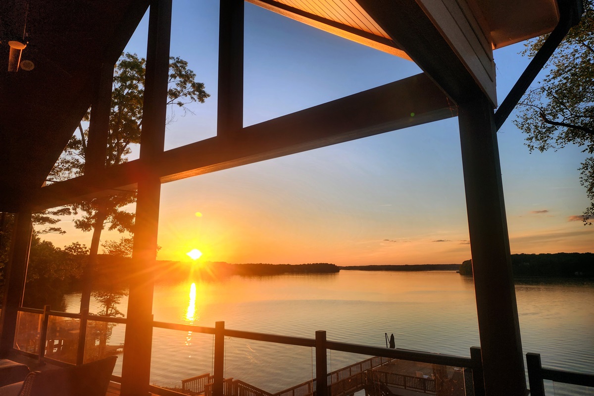 Check out Viewtopia - Lake Gaston, NC - Sleeps 24