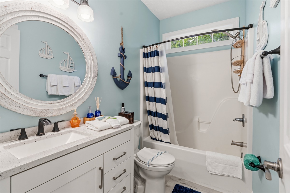 3rd Bathroom with tub/shower combo