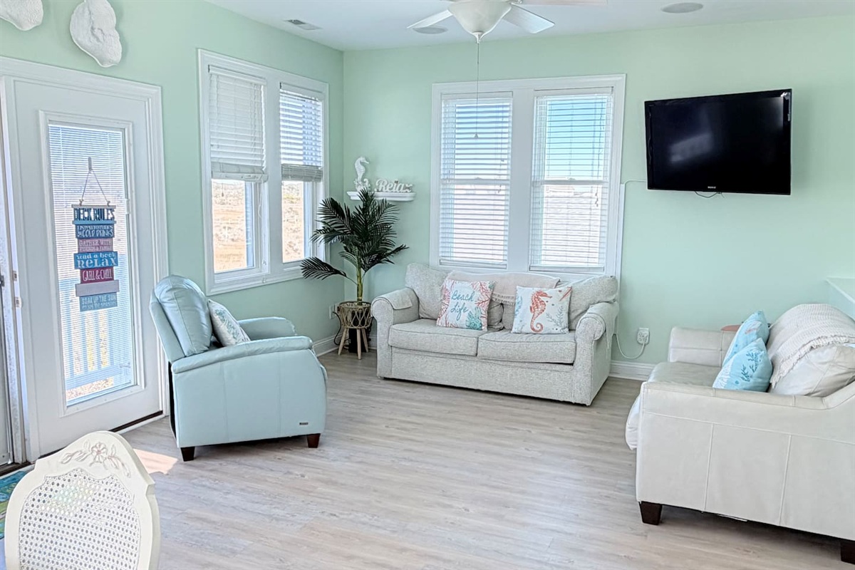 Living room, streaming TV (Roku)