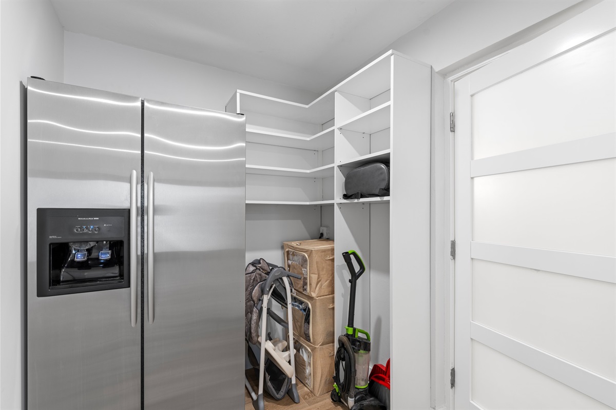 Full-Size Backup Fridge – Ideal for Entertaining or Extended Trips