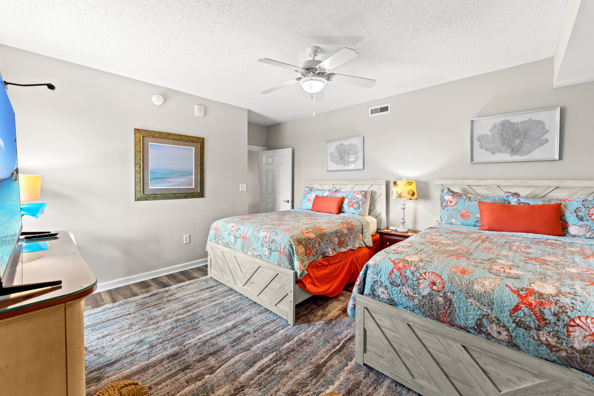 Large 2nd bedroom with 2 queens beds