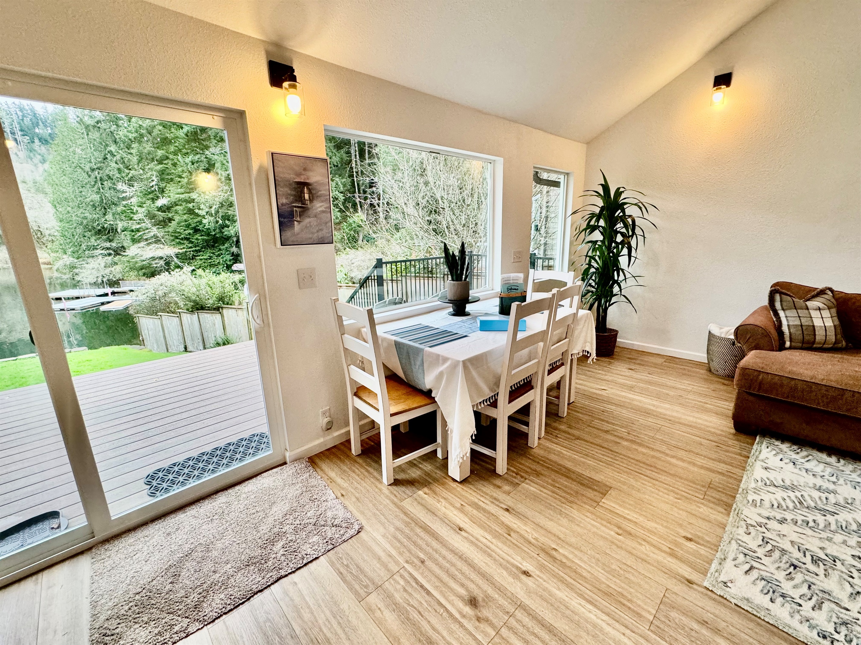 dining table for 6 4 chairs and a bench for 2