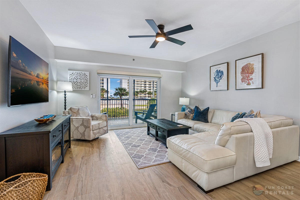 Bright and Inviting Living Room Area