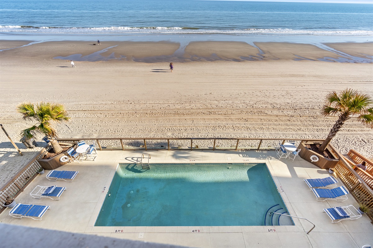 Oceanfront Pool, relax and enjoy