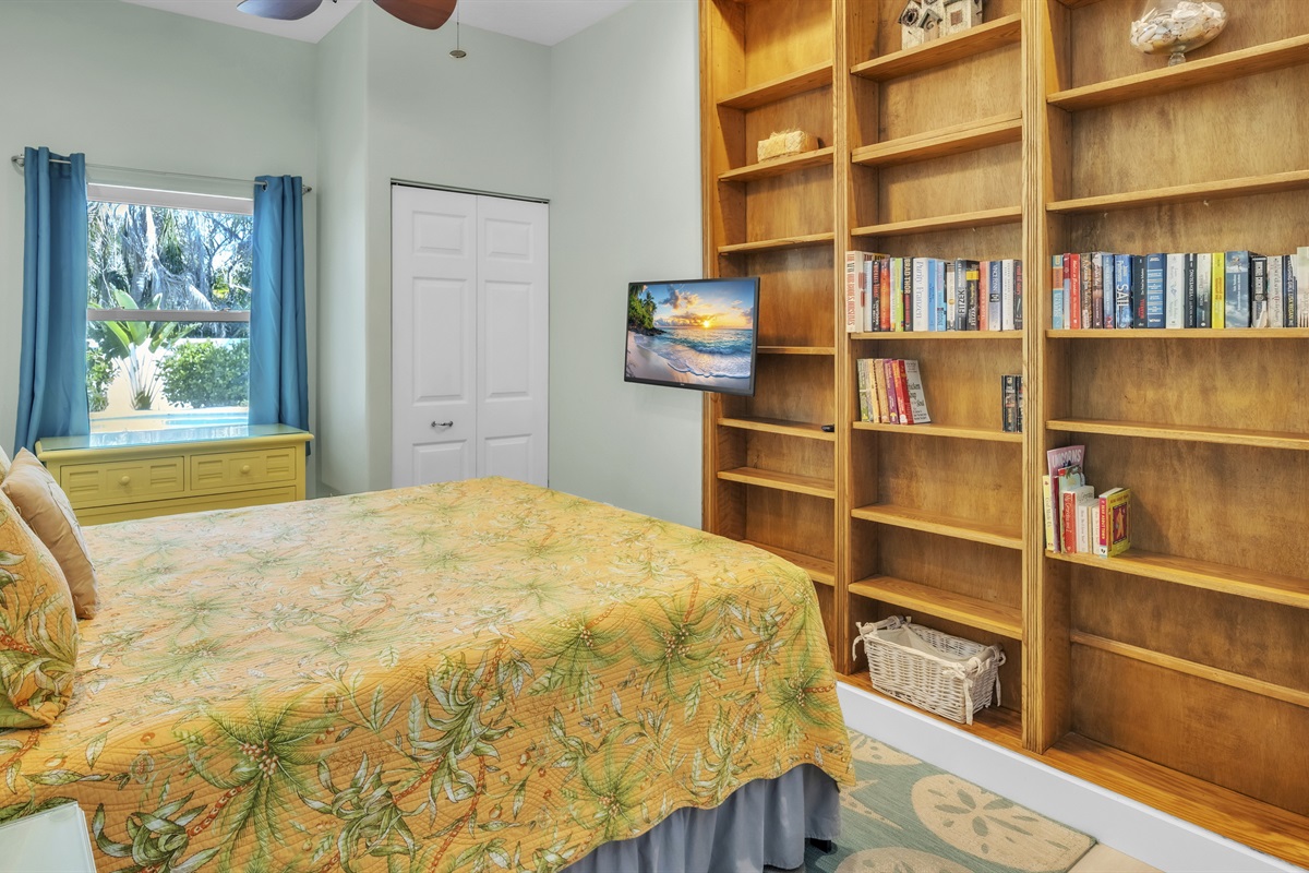 Cozy bedroom – Holmes Beach vacation home