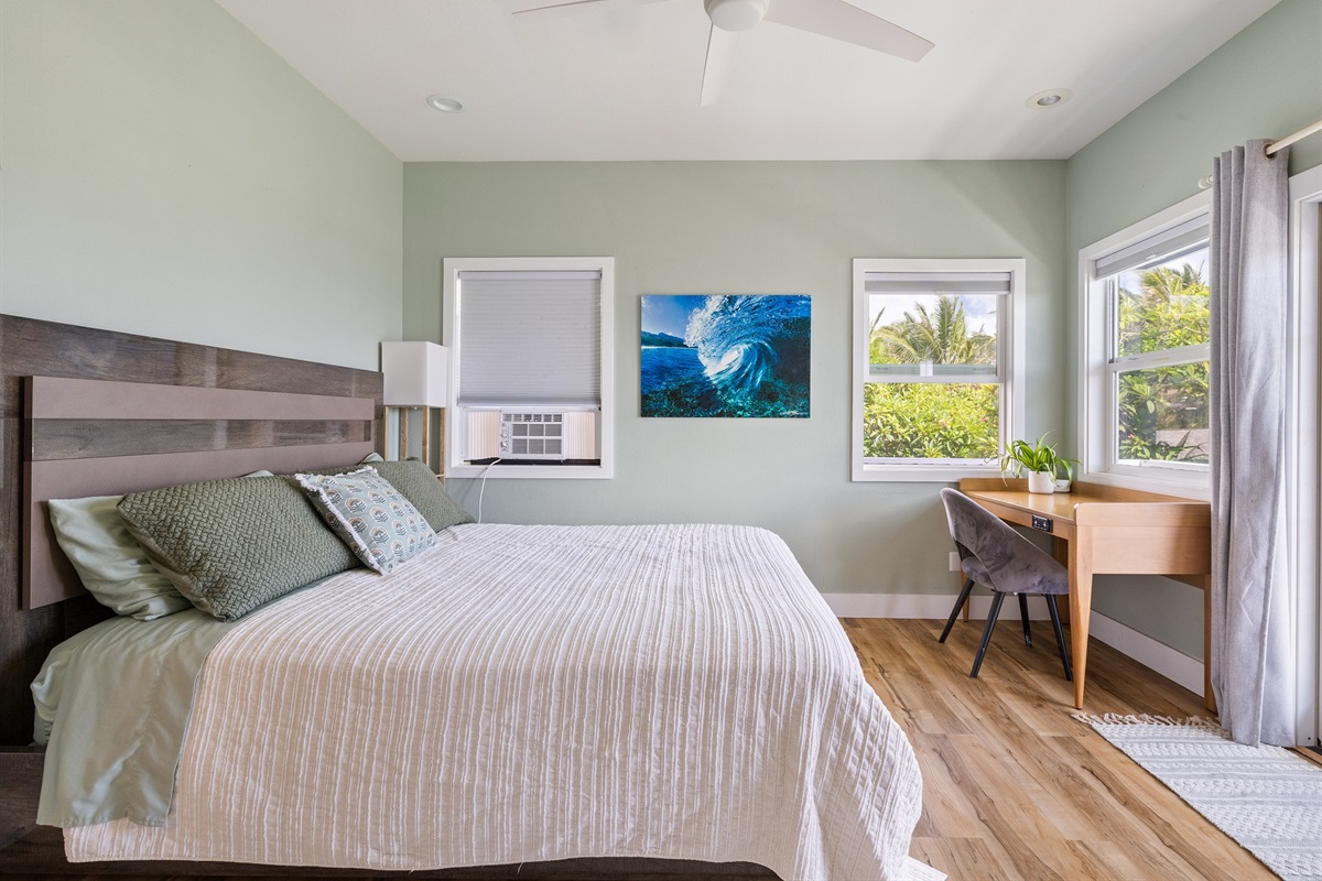 King Bed + ensuite bathroom