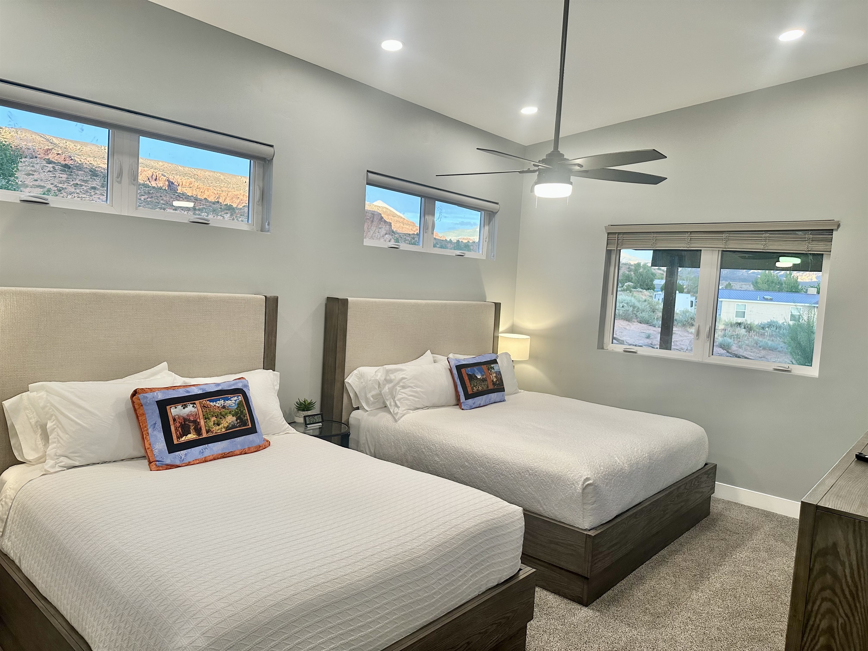 King Bed and Queen Bed Suite 5