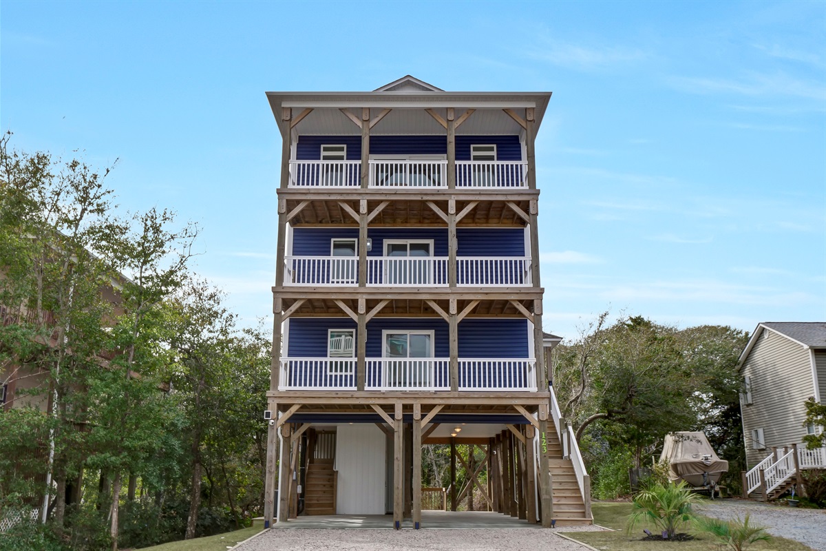 "Beach Pleeez" - a luxurious coastal getaway near beaches, fishing, and local dining