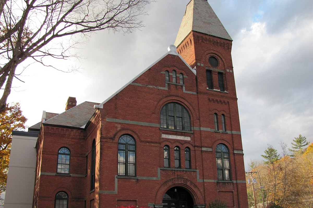 Historic sights around every corner	
	Black River Academy by Tyler Goodrich is licensed under CC BY-SA 3.0.