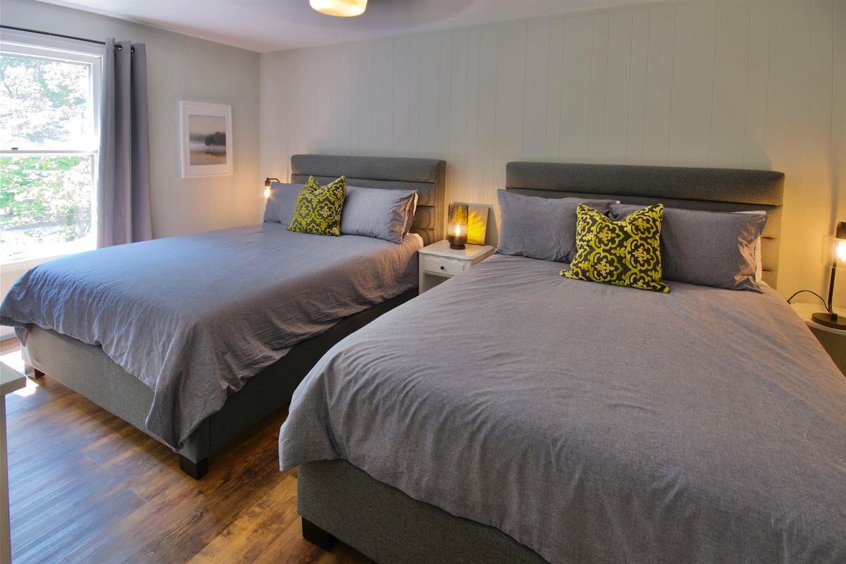 7ac604270d7d4fb2bf79de550b23eb00 Large