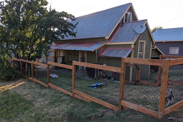 Side of house & yard.