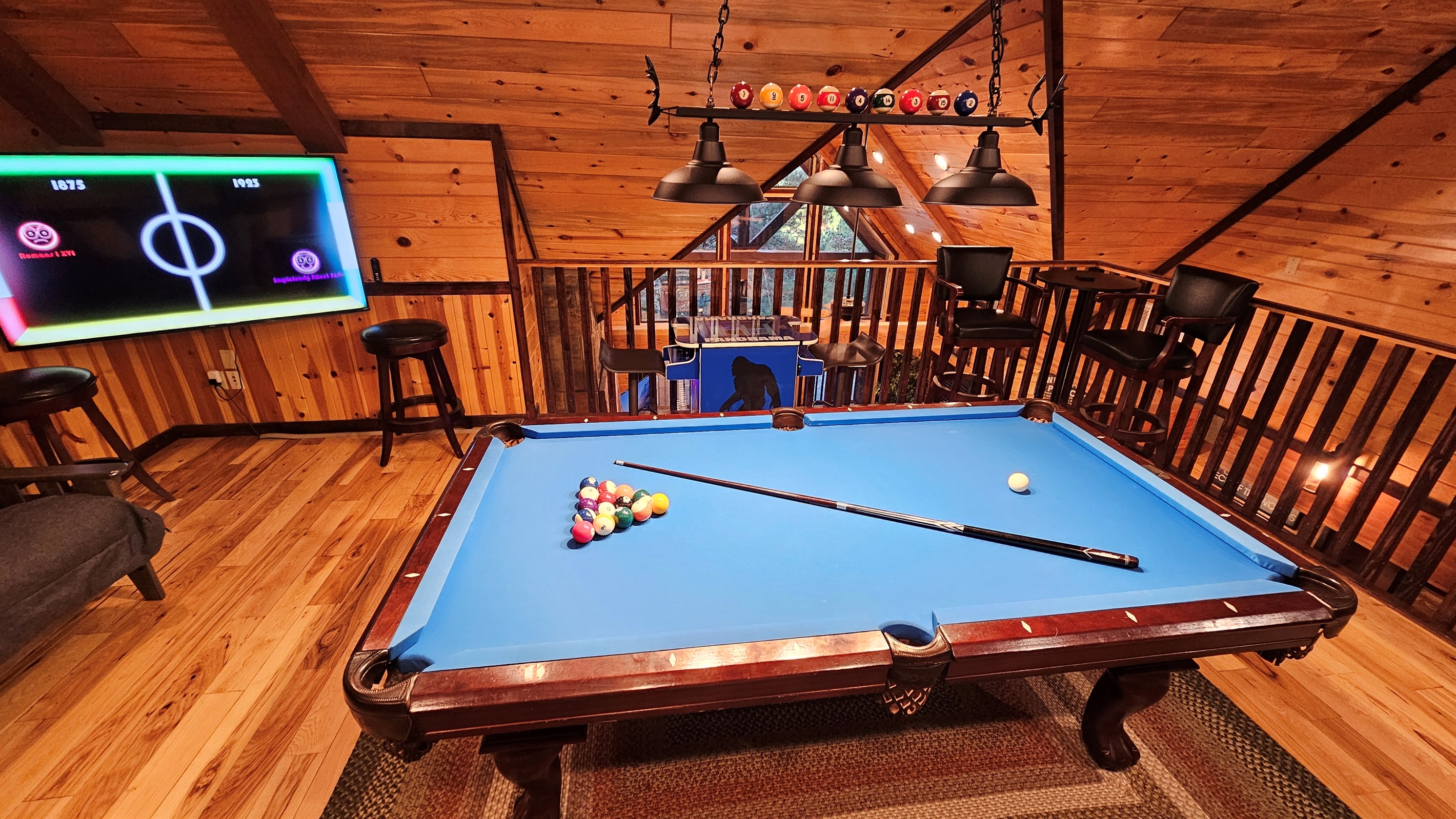 Rack'em up and let the games begin!  Whether serious about your pool skills or making up your own rules, the billiards table in Panorama Cabin's roomy loft is a guaranteed good time.