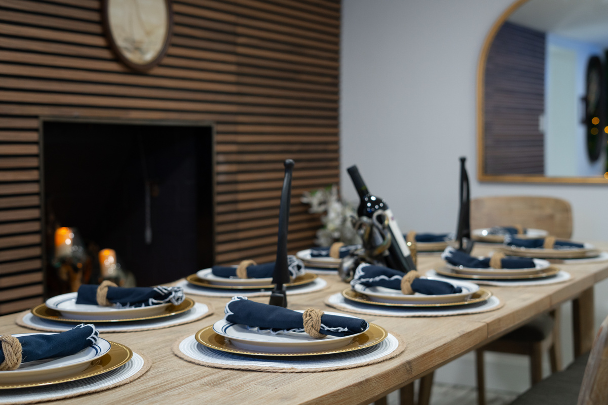 The nautical dining room with seating for up to 10 guests.