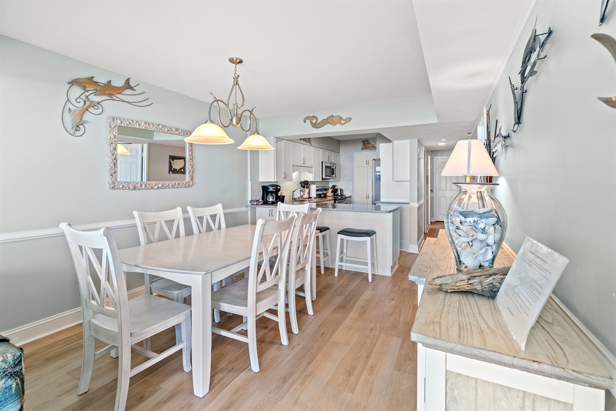 Dining Area with seating for 8