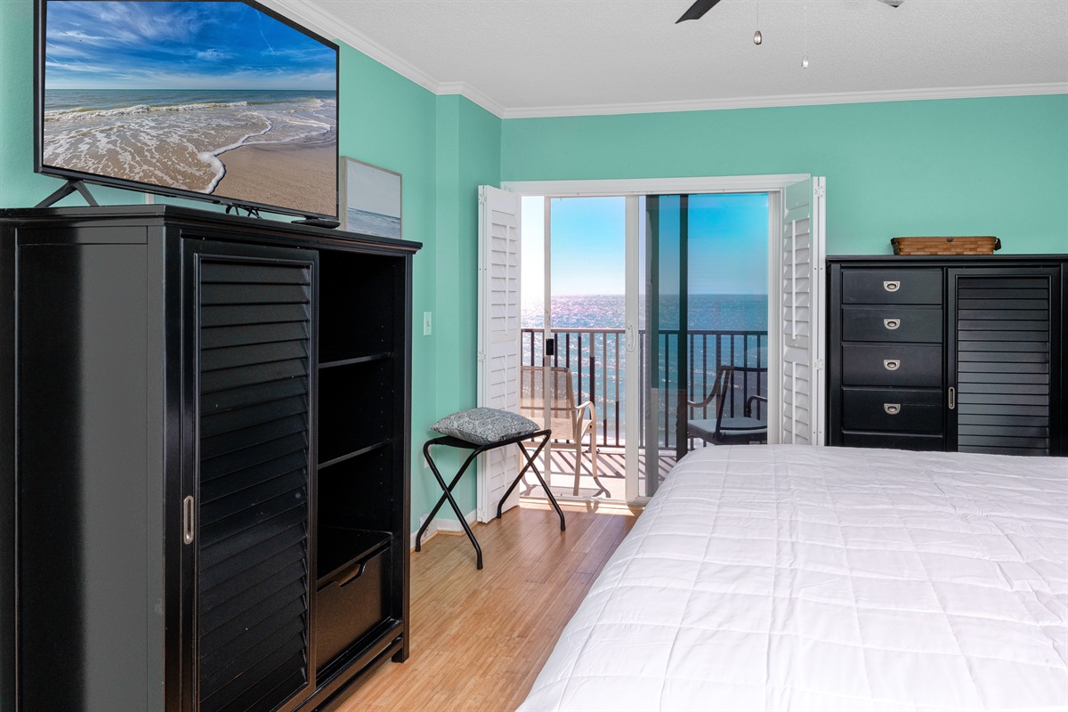 Balcony access from main bedroom