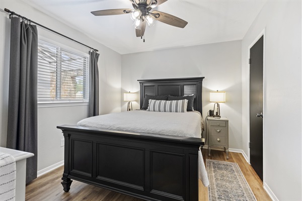 secondary bedroom with queen bed